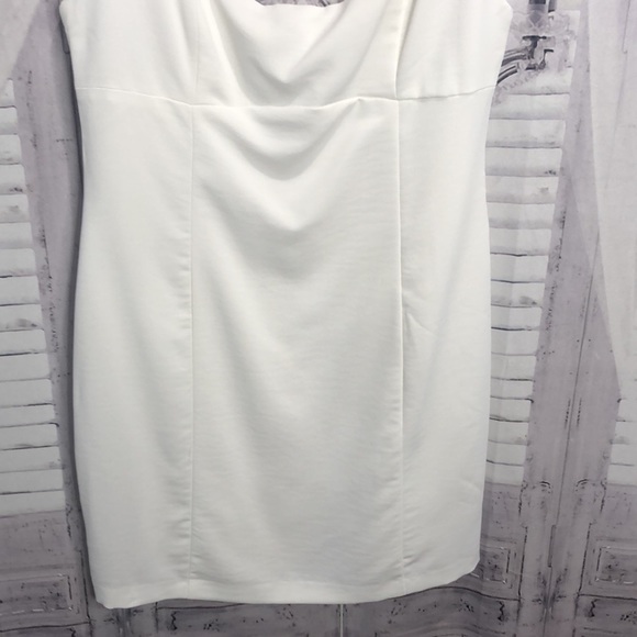 White mini dress - Picture 4 of 9